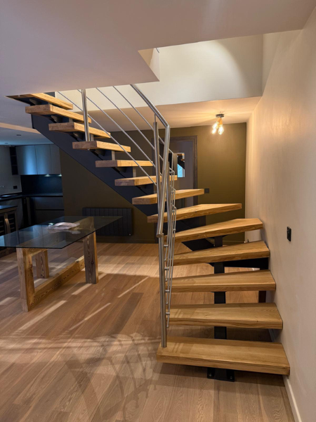 <center>Escaliers</center> <center>Escaliers</center>