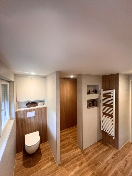 <center>Salle de bain</center> <center>Salle de bain</center>